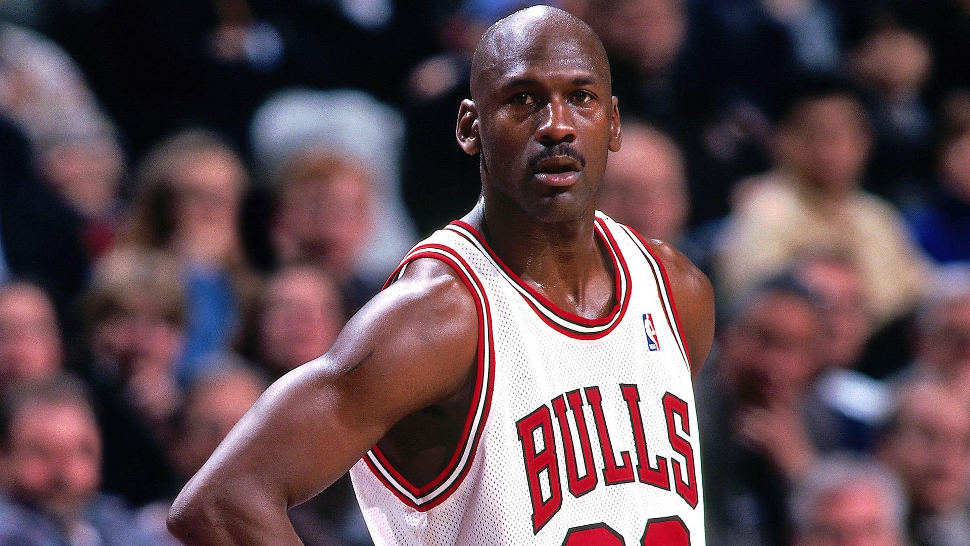 23)‍ Michael Jordan:⁣ The Basketball Hall of Famer and successful businessman,‌ Jordans luxury lifestyle, huge estates, and car collection earn⁢ him a place on this list