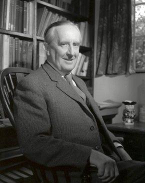 19) J.R.R. Tolkien: A Hobbit’s ⁢Share of Earnings