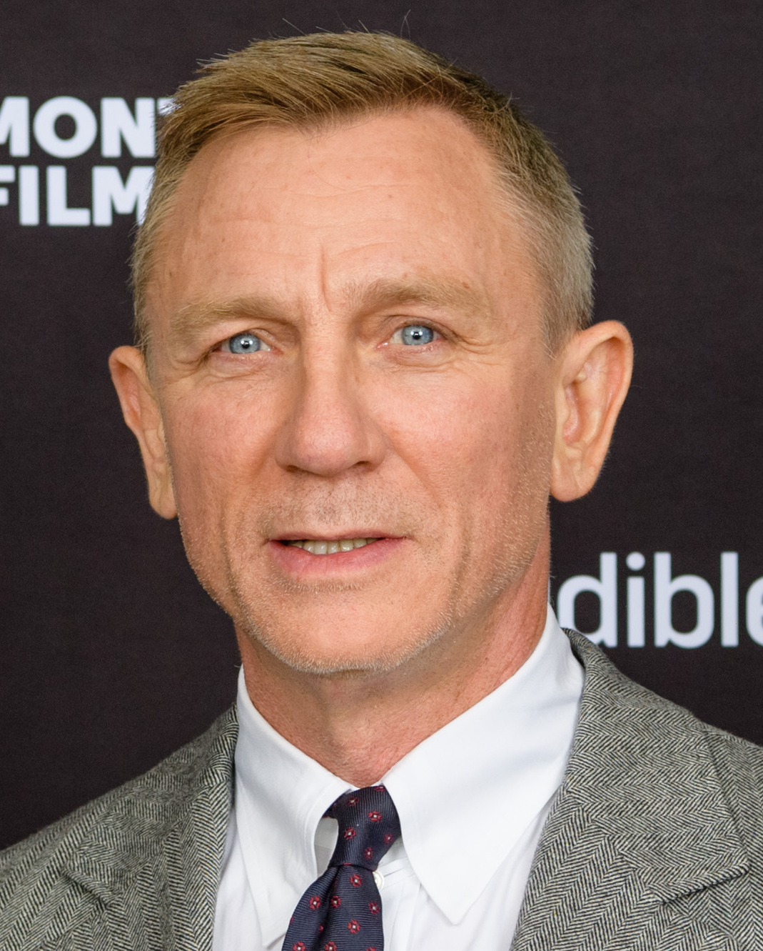 Daniel Craig