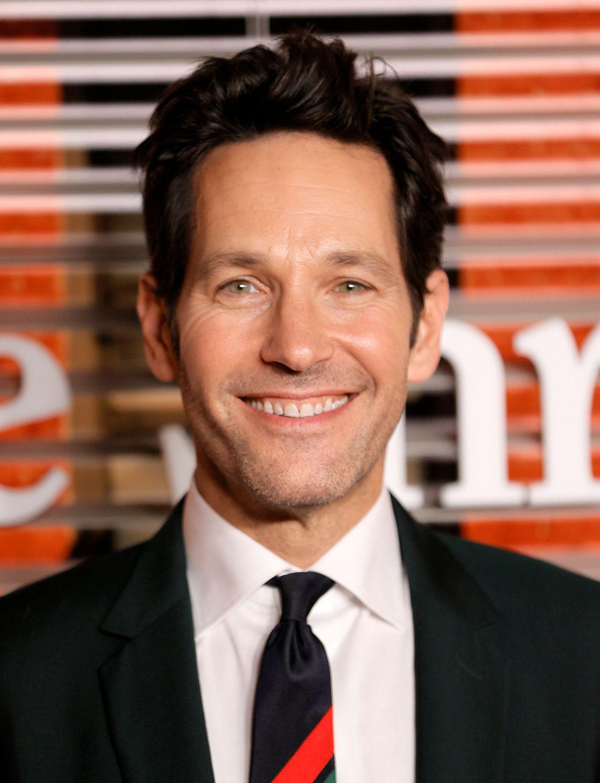 Paul Rudd ⁤- Despite being in his fifties, ⁣Rudds boyish charm hasnt faded one bit, making him​ one of the most attractive men in Hollywood