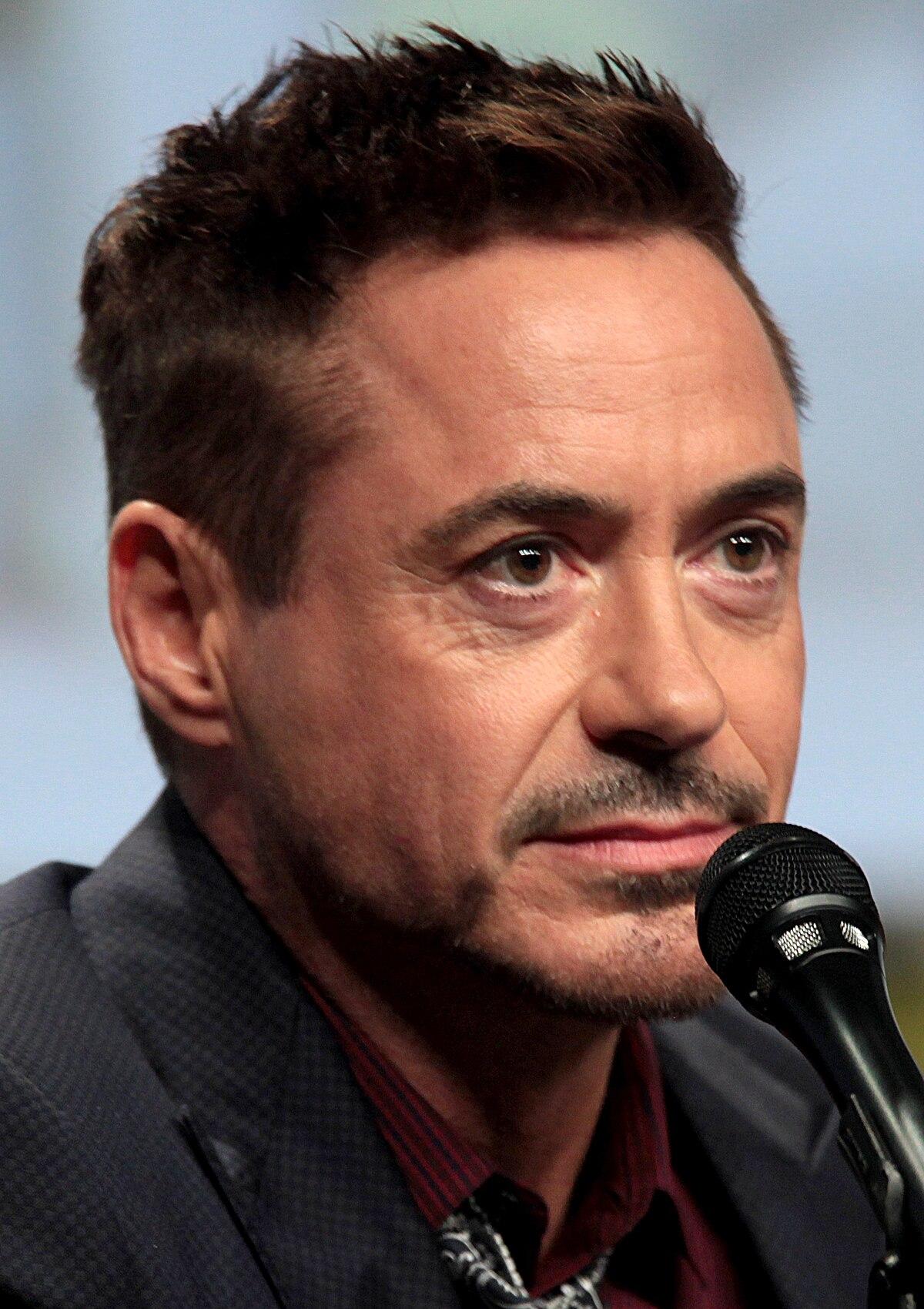 Robert Downey Jr. - This ever dependable⁣ actor is a household name, ⁤best known for his iconic role as⁢ Iron ⁤Man in the Marvel Cinic Universe