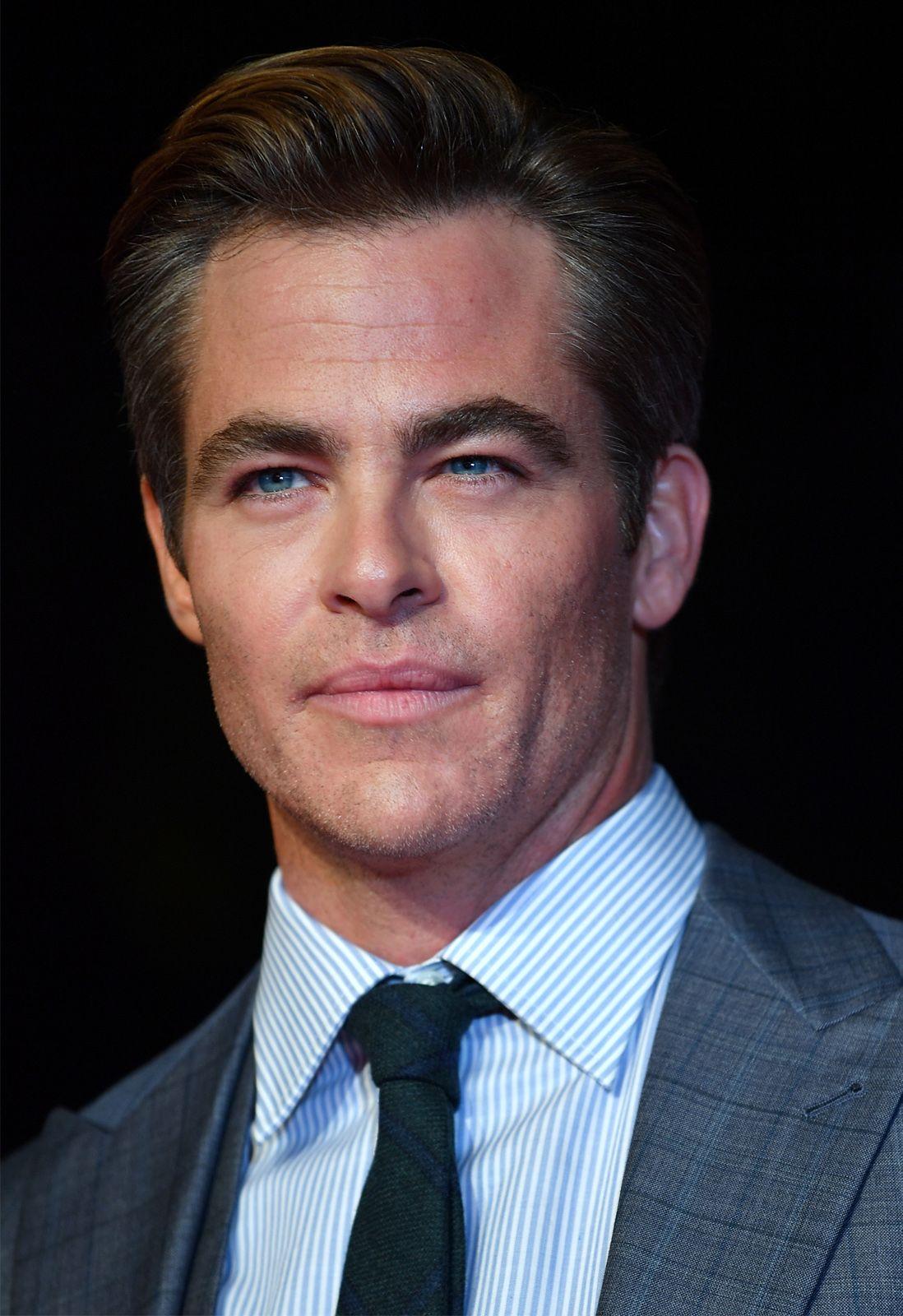  Chris Pine - With his chiselled features and deep-set blue eyes, ‌Pine captivates on and off-screen