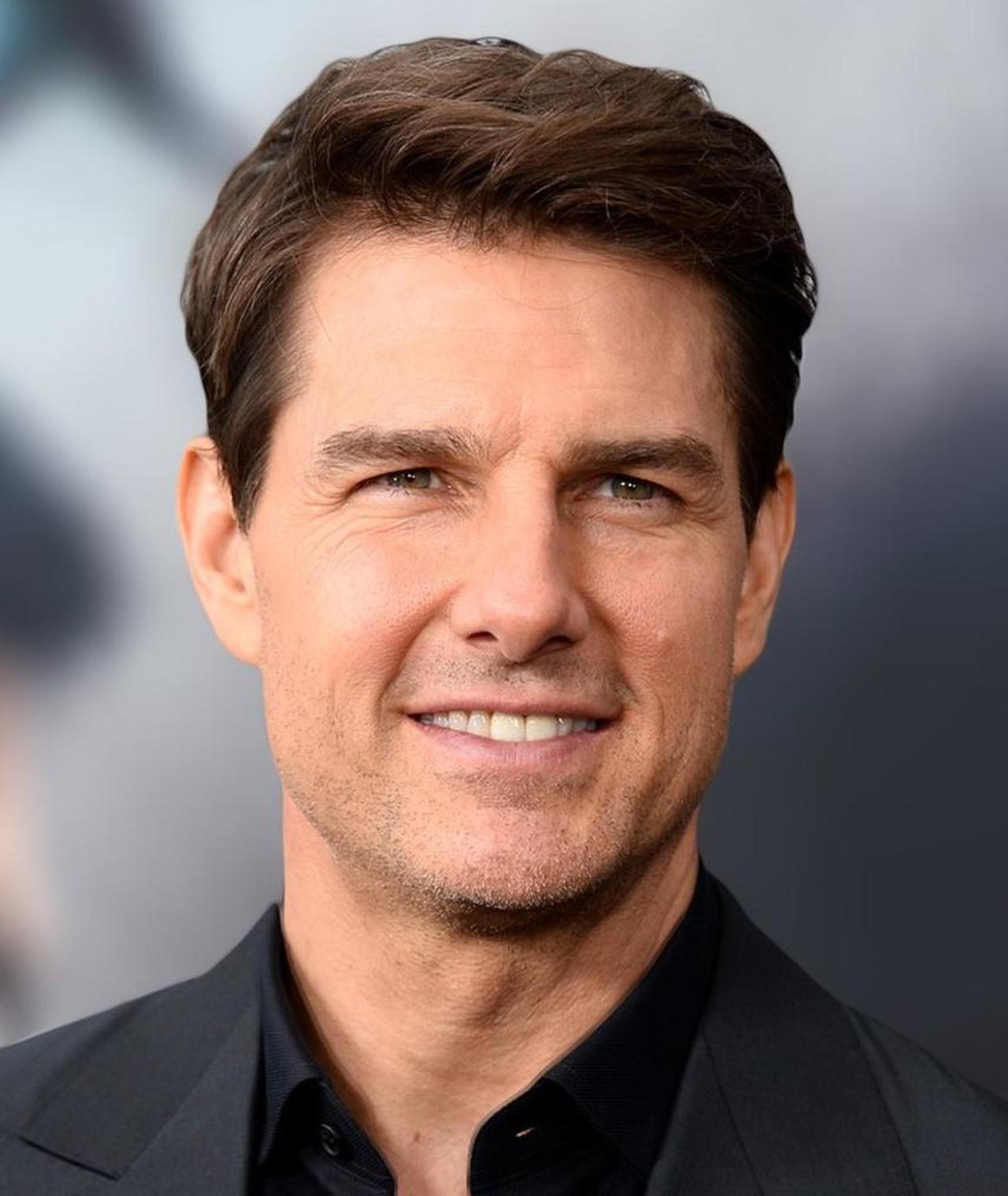 4) Tom Cruise: ‌His iconic‌ roles might‍ have won hearts worldwide, but his frequent use⁣ of private jets, ⁣helicopters, and ⁢a luxury car armada makes him a top carbon ​emitter