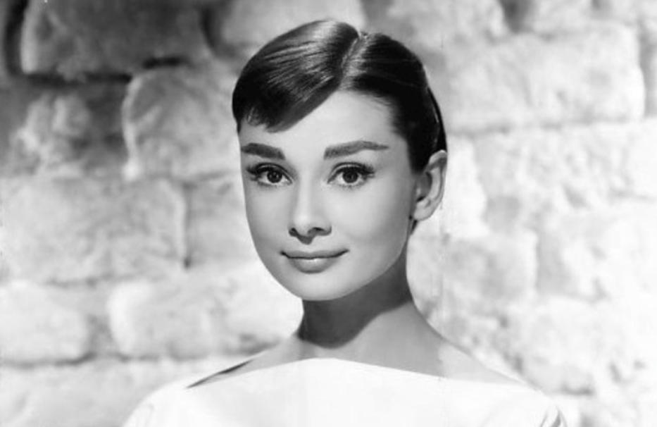 22) Audrey Hepburn: Evergreen Earnings of‌ an Elegant Star