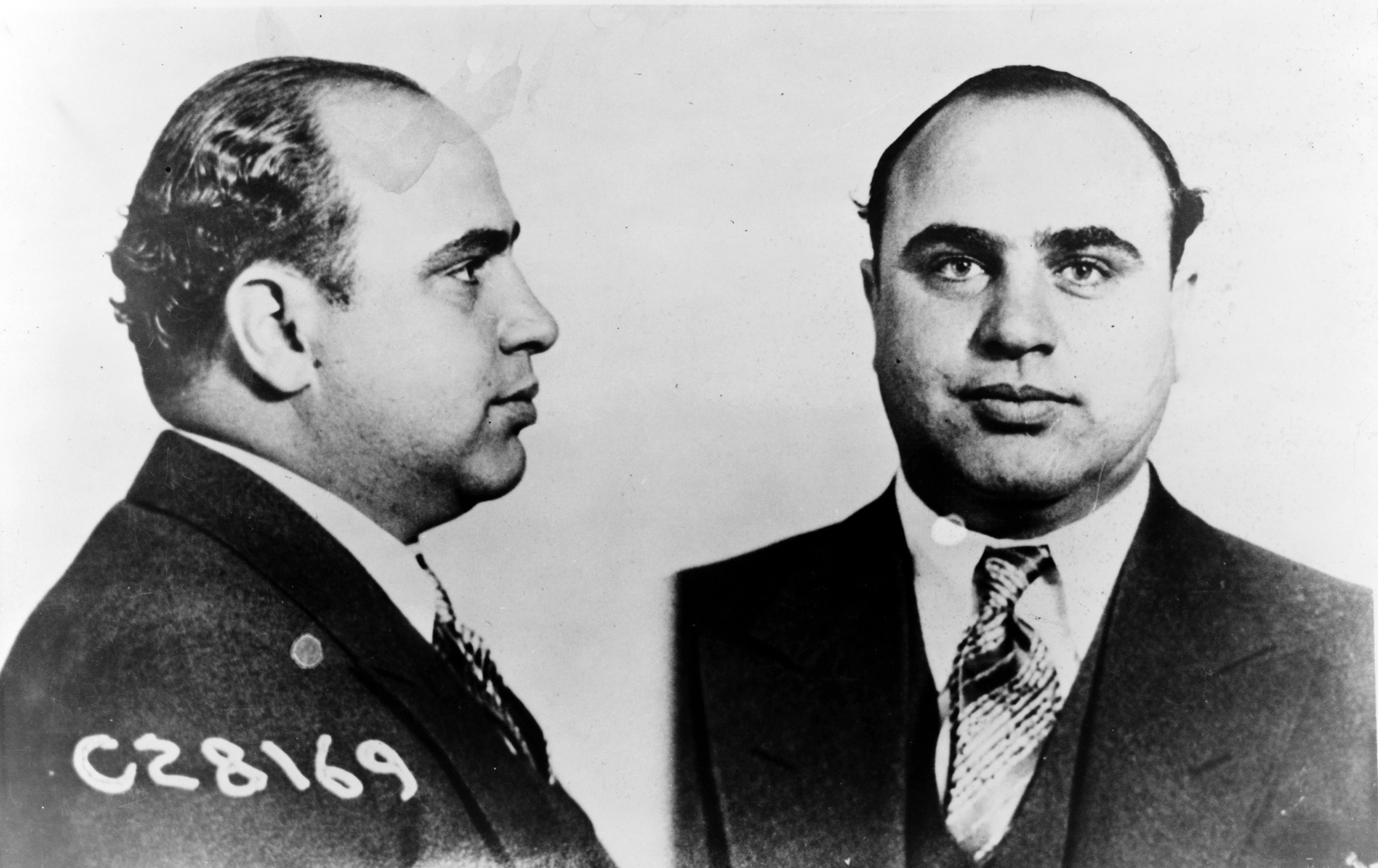 12) Capone (Movie, 2020): In this biographical ‍film, Hardy embodies the‍ notorious gangster Al Capone ⁤during the last year of his ⁣life