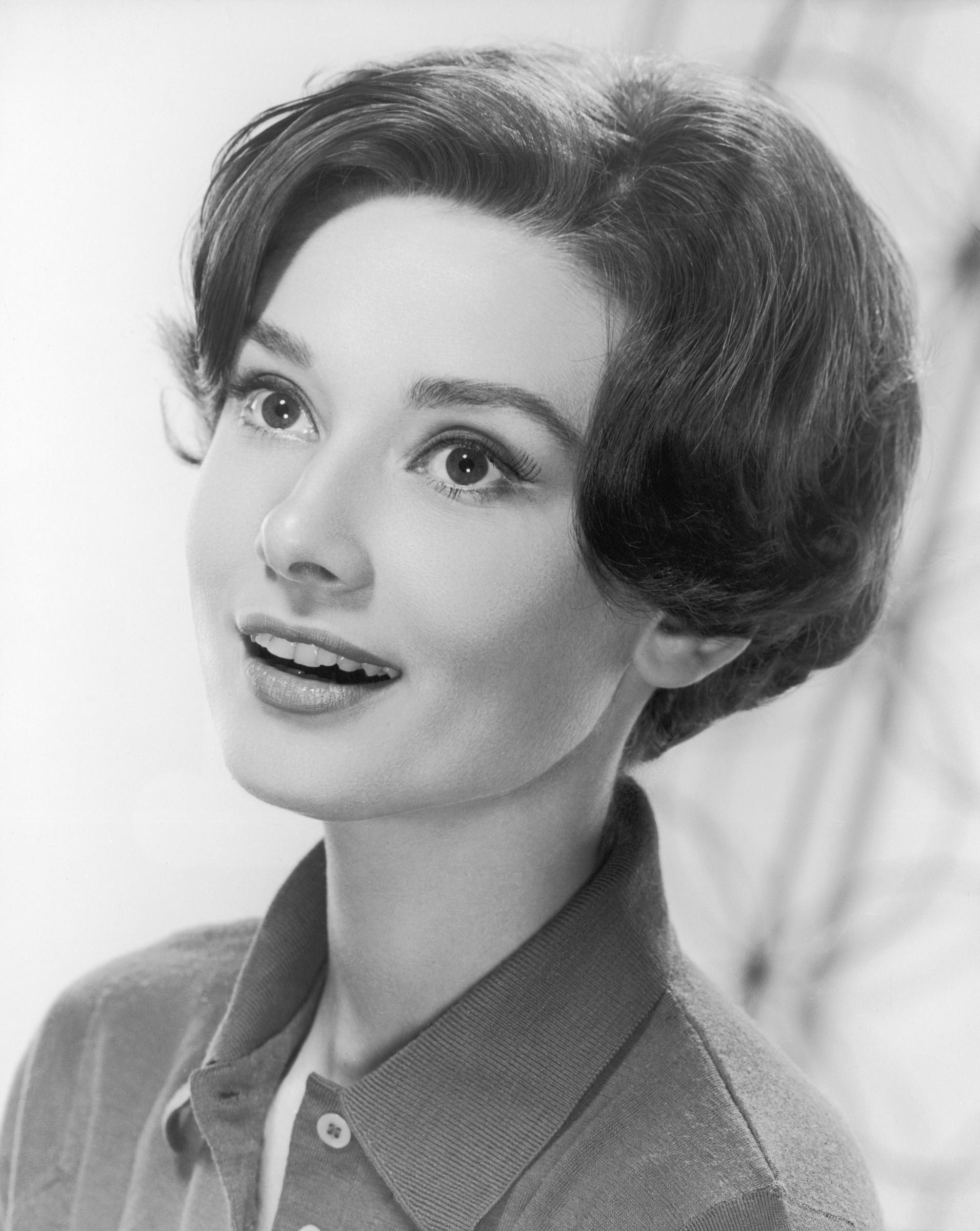 Audrey Hepburn: A British ‍actress, model, dancer, and humanitarian, Hepburn was a leading star in the Hollywoods Golden Age. Shes still remembered for her performances ⁤in films like ‌Roman Holiday, ​Breakfast⁢ at Tiffanys and My Fair Lady