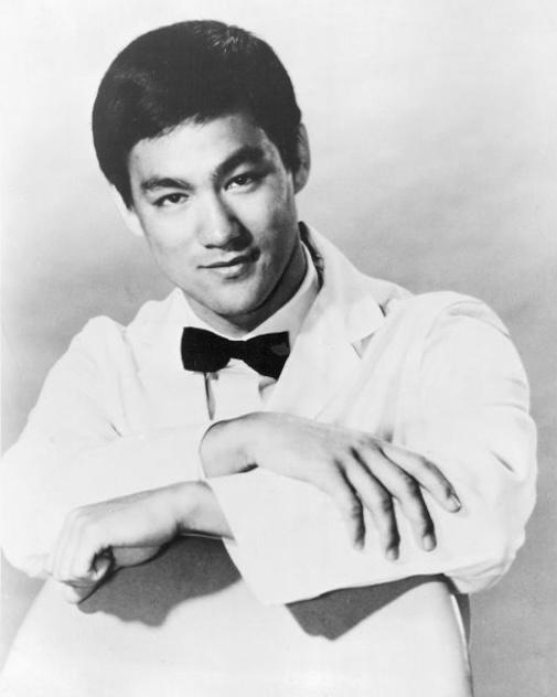 3) Bruce Lee: The martial arts legend was⁤ known for having a rather skeptical view⁤ on religion. He died⁤ suddenly at a <a href=