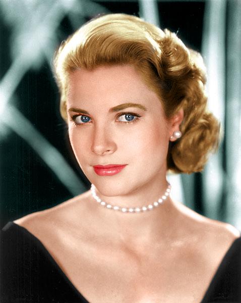 Grace Kelly: ​An American actress who⁢ turned into a real life princess⁣ by marrying Prince Rainier III of Monaco. Her​ films like Dial M⁣ for Murder, High Noon and To Catch a Theif are classics